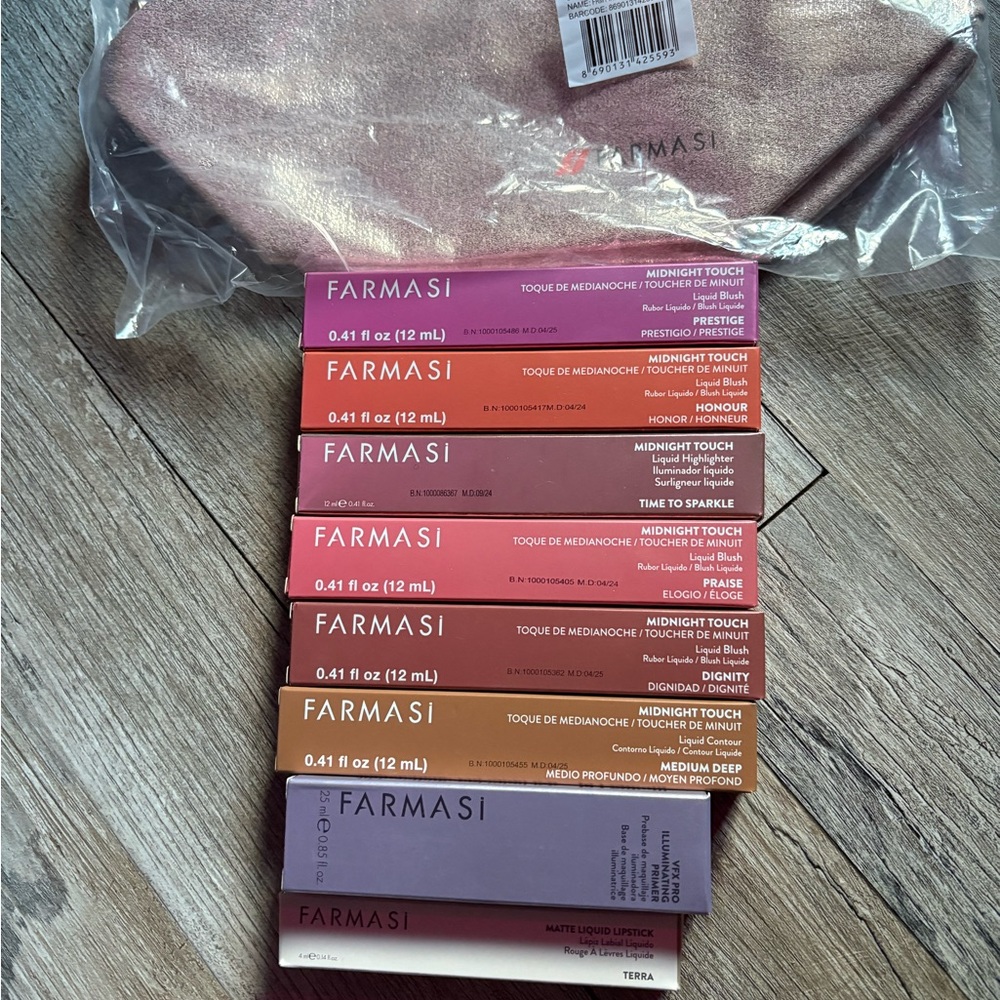 Farmasi makeup and free bag new